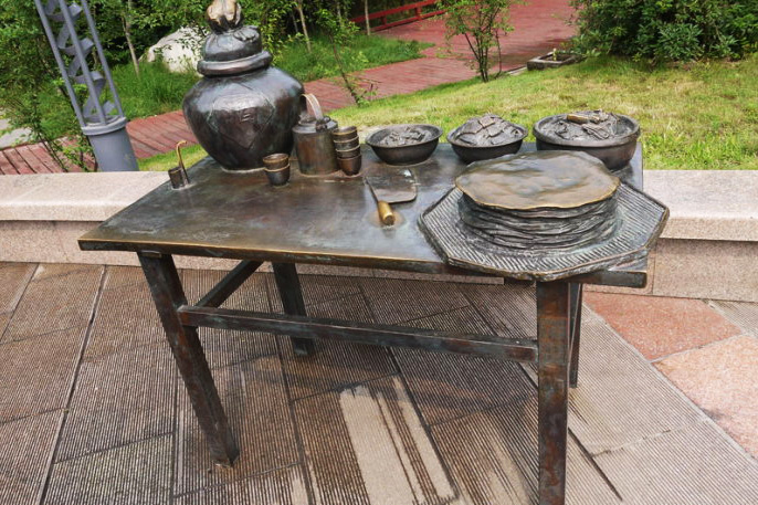 鑄銅雕塑加工廠制作的鑄銅雕塑家具