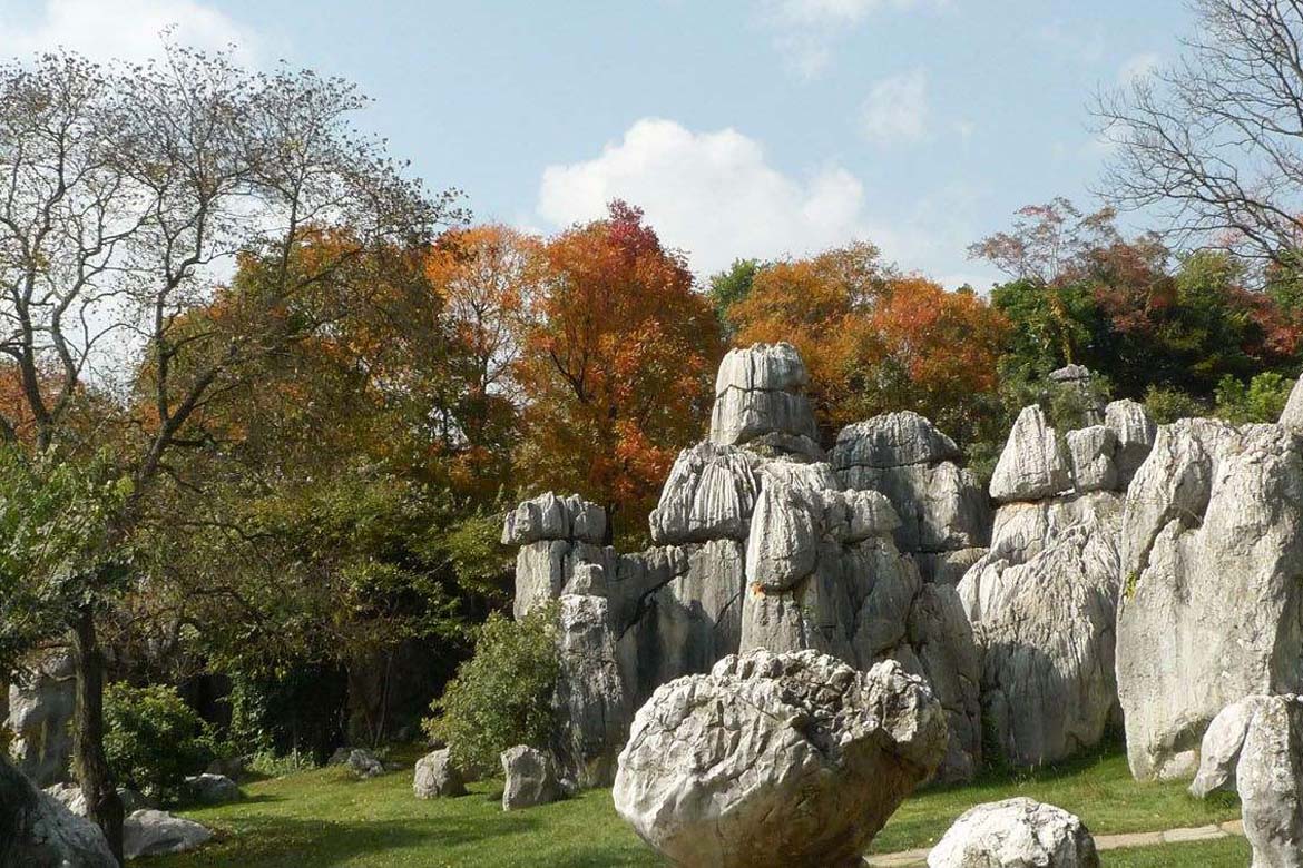 巴林石巴林石假山群雕塑欣賞