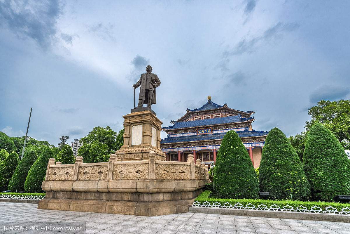 廣州中山紀念堂的孫中山鑄銅偉人雕塑