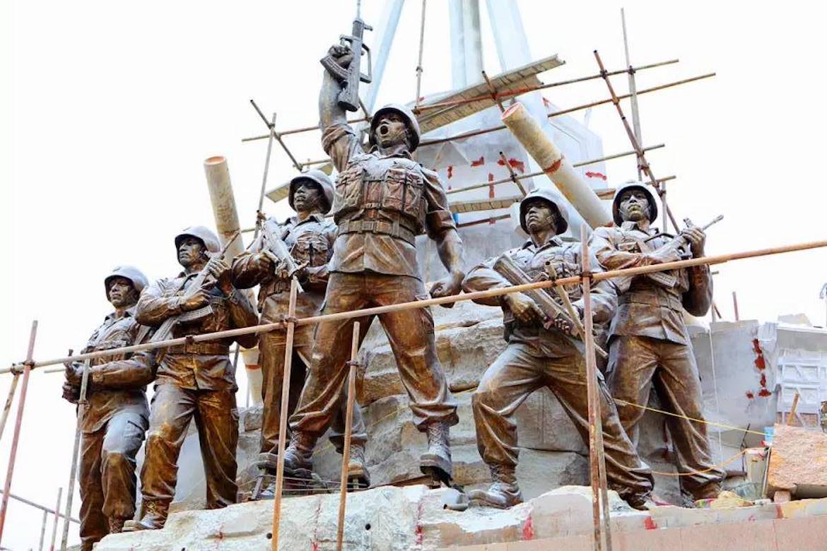 沖吧！戰士紀念性軍事雕塑