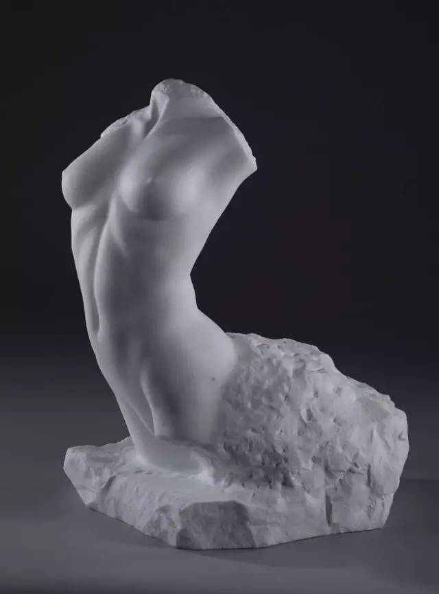 漢白玉寫實現代人體雕塑圖片