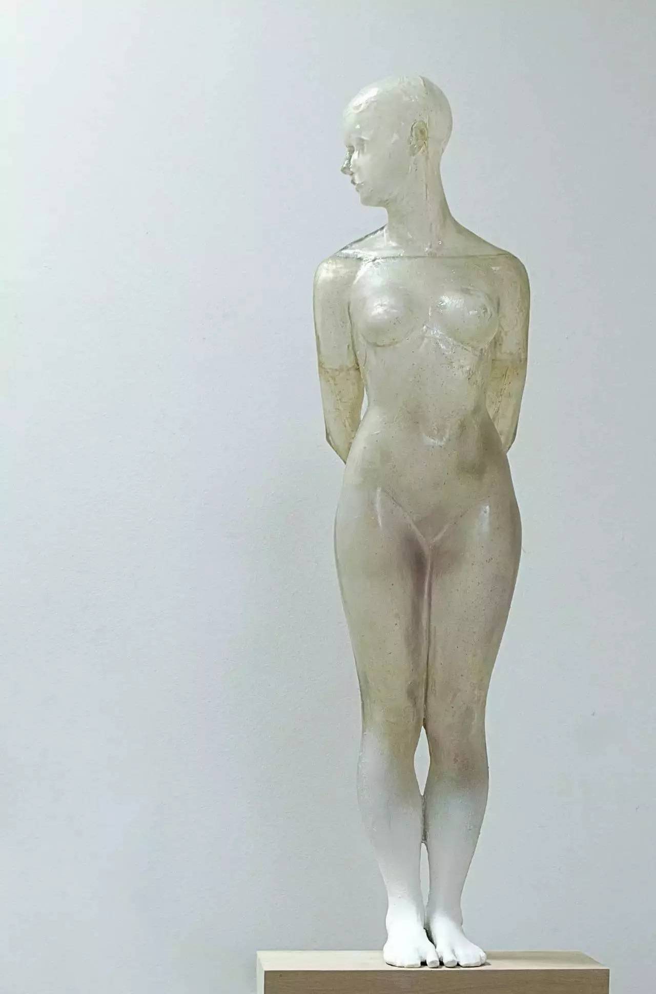 女人裸體透明樹脂工藝品