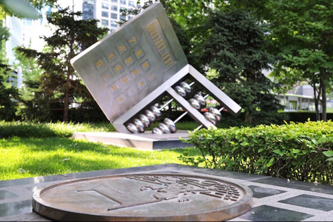 《時代的對接》金融街算盤雕塑不銹鋼